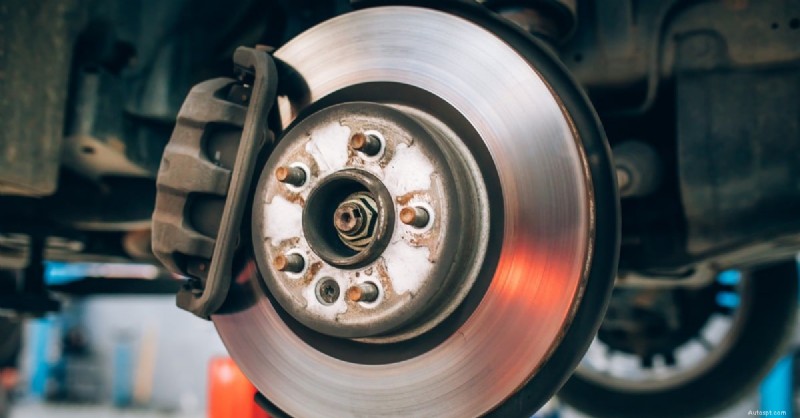 Drum Brakes vs. Disc Brakes: Key Differences Explained