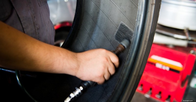 How Long Can You Drive on a Plugged Tire? A Quick Guide to Tire Plug Lifespan