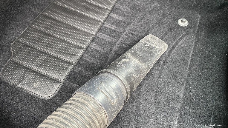 Top 20 Household Items for Expert DIY Car Cleaning