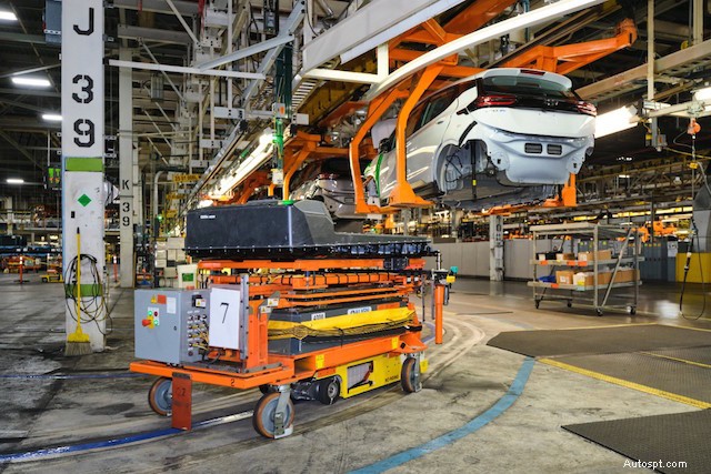Are Electric Car Batteries Harmful to the Environment? Examining the Real Impact.