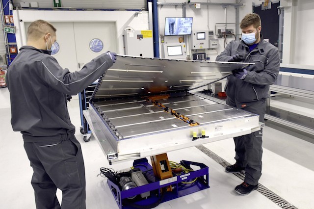 Are Electric Car Batteries Harmful to the Environment? Examining the Real Impact.