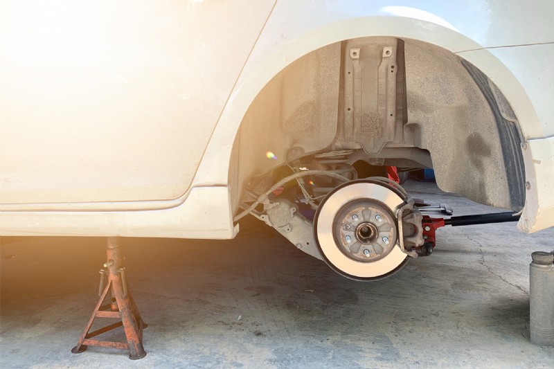 Step-by-Step Guide: How to Change a Tire Quickly and Safely