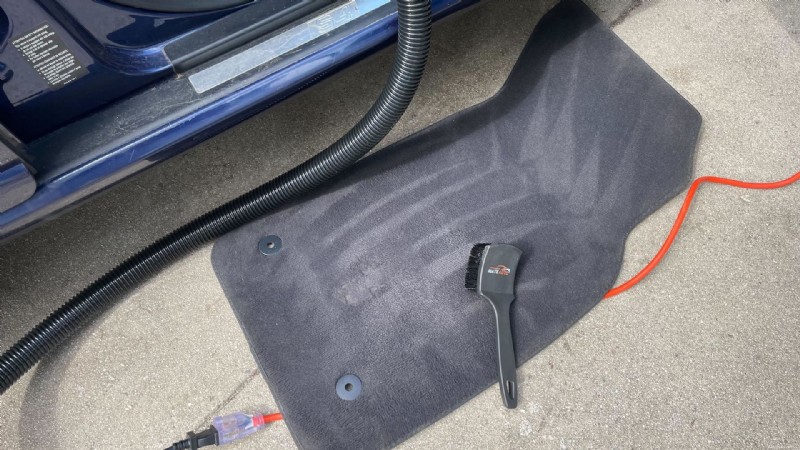 Step-by-Step Guide: How to Remove Sand from Your Car Effectively