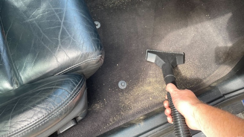 Step-by-Step Guide: How to Remove Sand from Your Car Effectively