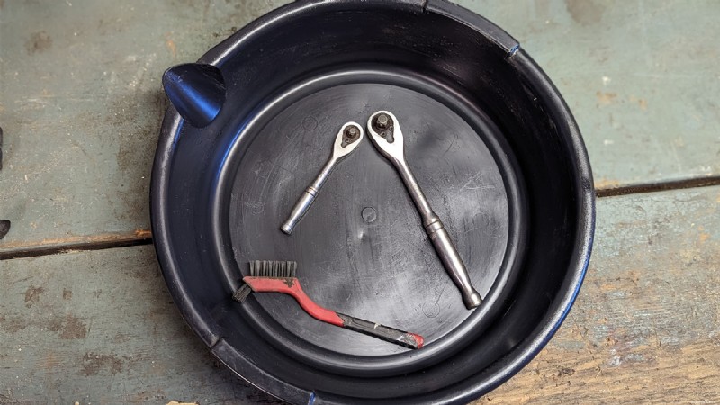 How to Thoroughly Clean Your Ratchets for Long-Lasting Performance