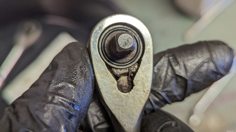 How to Thoroughly Clean Your Ratchets for Long-Lasting Performance