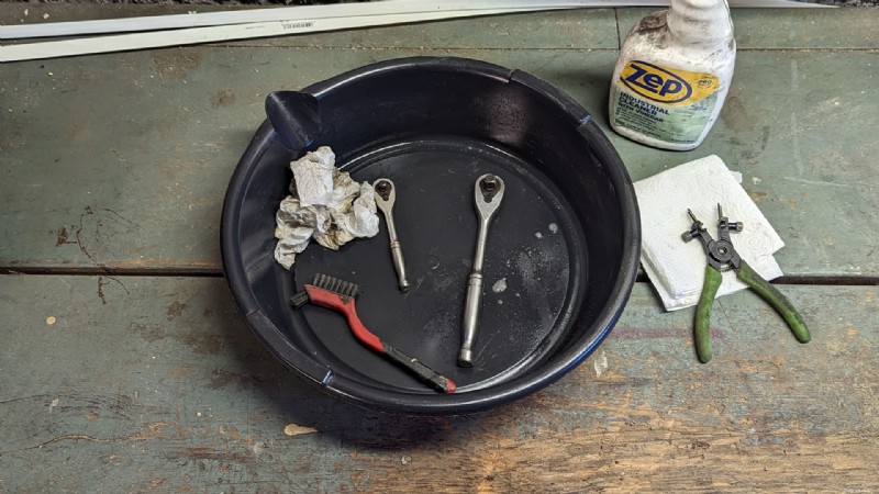 How to Thoroughly Clean Your Ratchets for Long-Lasting Performance