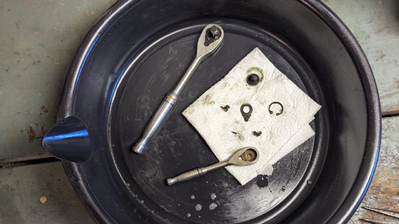 How to Thoroughly Clean Your Ratchets for Long-Lasting Performance