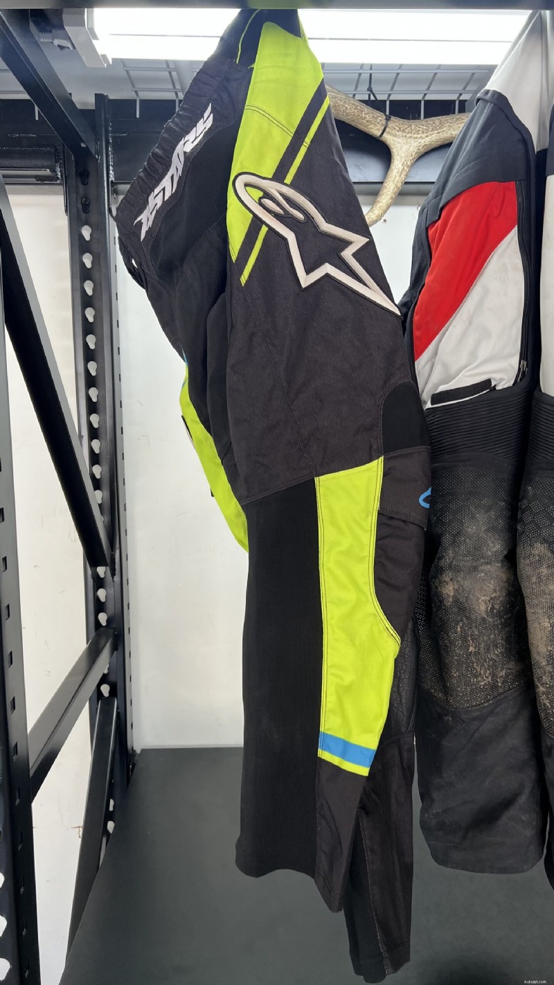How to Choose the Best Motorcycle Pants: A Practical Buying Guide