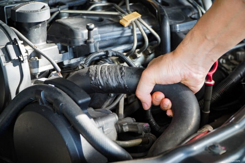 Diagnosing Car Radiator Hose Issues: Expert Tips & Solutions