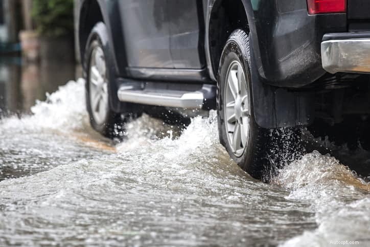 How to Safely Recover Your Car After a Rain Flood: Expert Steps & Repairs