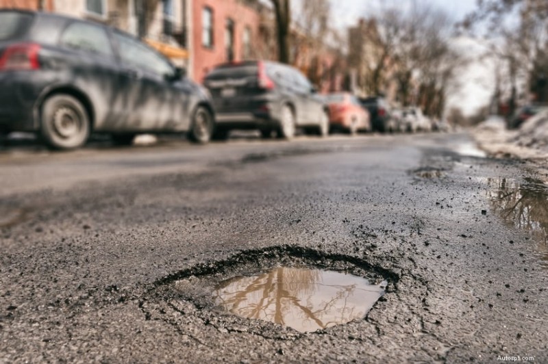 Report Potholes & Claim Vehicle Damage: Your Complete UK Road Safety Guide