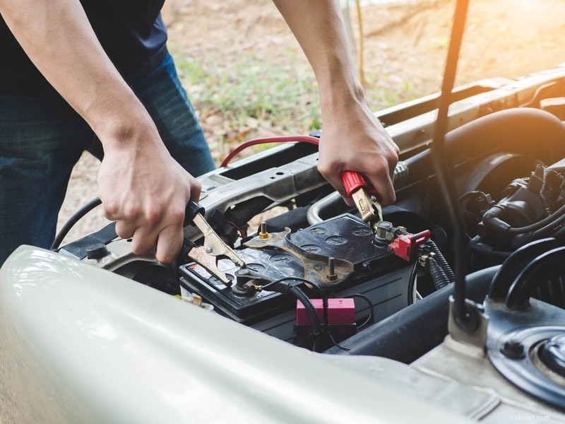 Protect Your Vehicle: 5 Essential Battery Health Checks for Reliable Winter Driving