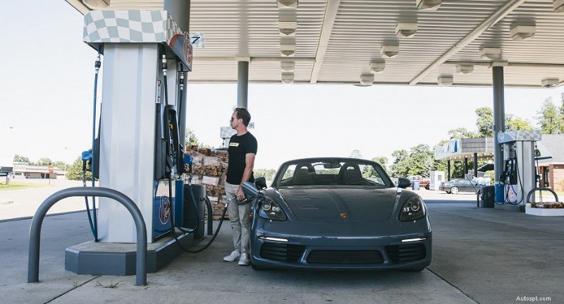 Mixing Premium and Regular Gas: What You Need to Know