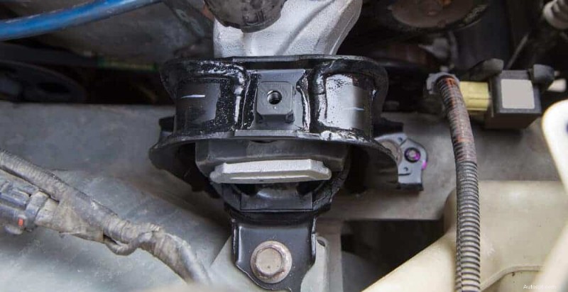 Driving With a Faulty Motor Mount: Risks and Quick Fixes