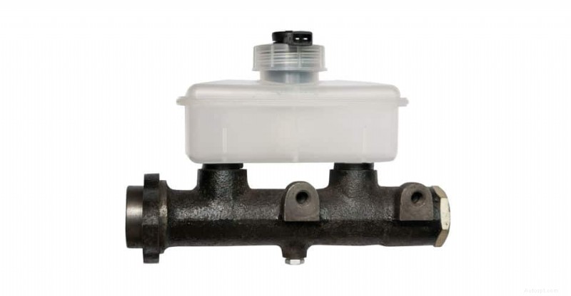 Spotting a Faulty Master Cylinder: Key Signs You Need Replacement