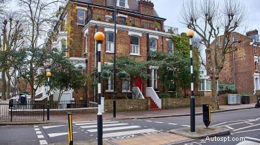 Understanding UK Pedestrian Crossings: Zebra, Puffin, Pelican, Toucan & How to Use Them Safely