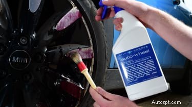 Expert Guide to Cleaning Alloy Wheels: Keep Your Car’s Rims Shining & Protected