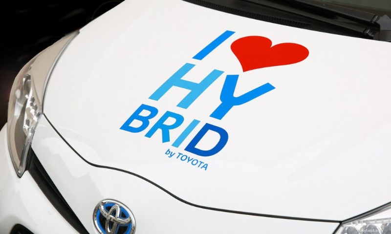 Hybrid Vehicle Maintenance Essentials: Keep Your Car Running Smoothly and Efficiently
