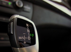 4 Warning Signs Your Car Has Transmission Issues