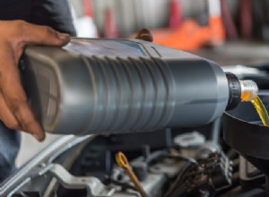 How do I Know It’s Time To Change My Car’s Oil?