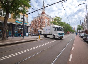 Starting Signal for Second Test Phase with further customers: Mercedes-Benz eActros electrifies Rotterdam and The Hague with Logistics Service Provider Simon Loos