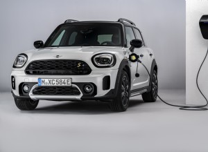 Retired BMW & MINI Second-Life Battery Solution With Off Grid Energy