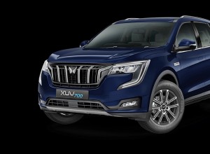 Mahindra XUV700 2021 AX 5 Petrol MT 5 STR Exterior