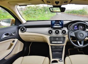 Mercedes Benz GLA 2017 220d 4Matic Interior