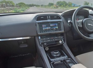 Jaguar F-pace 2016 Prestige Interior