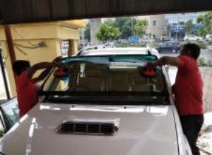 How to select a car glass replacement company?