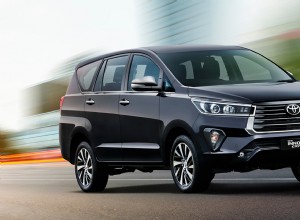 Toyota Innova Crysta 2021 2.4 ZX MT 7 Str Exterior