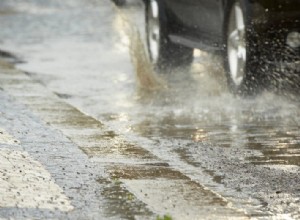 How to Avoid Hydroplaning