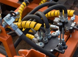 How do Hydraulic Controls Work?