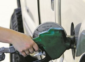 Is Topping Off Your Gas Tank Bad for the Environment?