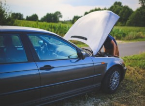 5 Things to Include in Your Vehicle Emergency Kit