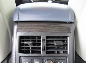 Car Air Conditioner Maintenance: 4 Troubleshooting Tips