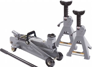 Getting Ready For Your First DIY Oil Change: 4 Tips For Success