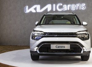 Kia Carens  Images