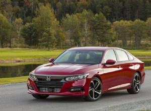 2020 Honda Clarity PHEV vs Accord