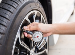 How to Check Tire Pressure