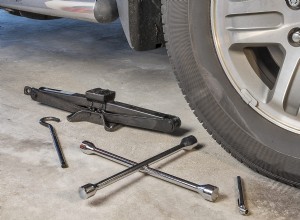 8 Things to Keep in Your Car in Case of Roadside Trouble