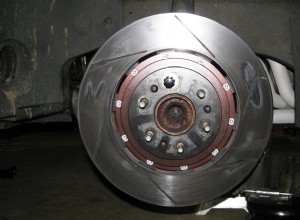 Causes of Steering Wheel Shakes at High Speeds and Low Speeds