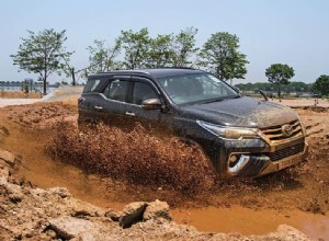 Toyota Kinetic Dynamic Suspension in Land Cruiser