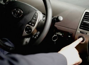 The Difference Between Smart Key vs. Keyless Entry