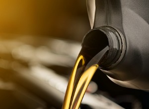 Regular vs Synthetic Motor Oil – What You Should Know
