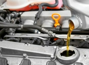 5W30 vs 10W30 – What’s The Difference? Which is Thicker?