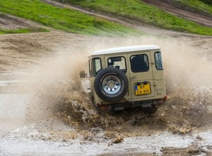 How to Put a Jeep Wrangler in 4 Wheel Drive