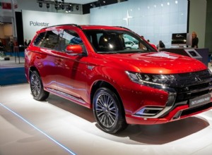 How To Open Gas Tank On Mitsubishi Outlander?