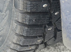 Studded vs non-studded winter tires